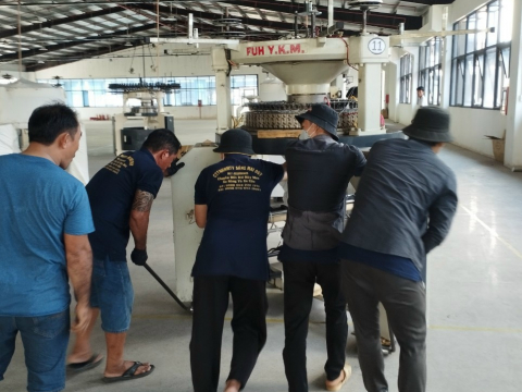 Chuyên chở máy móc ,đưa thiết bị lên tầng (tập đoàn HENG FENG 2021 )