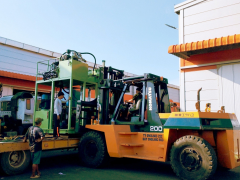 Nâng cẩu lắp ráp máy tại công ty PYUNGIL VINA (2023 )