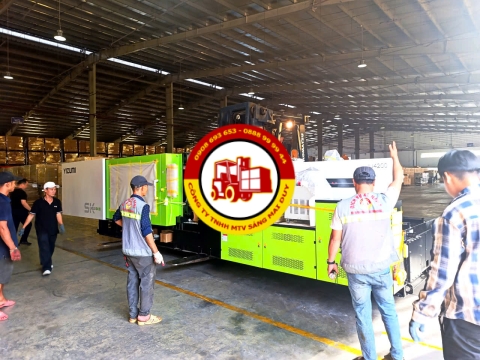 Nâng hạ Máy ép nhựa YIZUMI - Đức Hòa - Tây Ninh