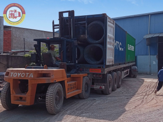 Rút container sắt thép tại Đức Hòa